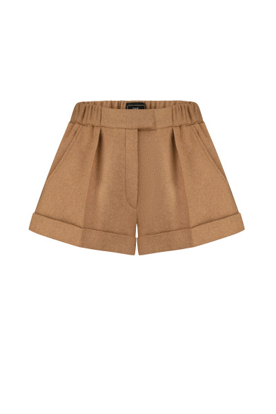 Caramel short shorts