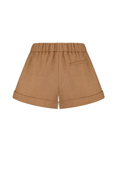 Caramel short shorts