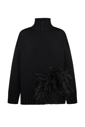 Black oversized sweater with feathers